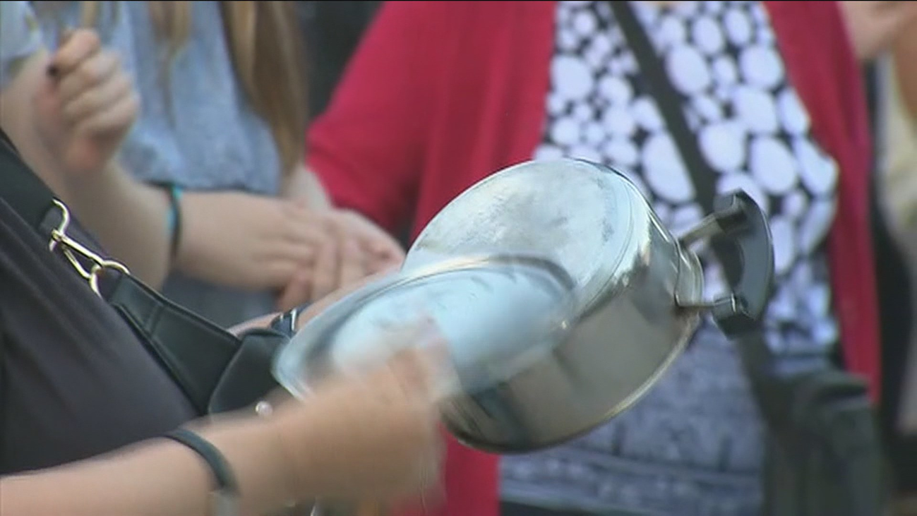 Cacerolada en San Cristobal por un barrio sin drogas