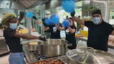 Jóvenes voluntarios de Villaverde impulsan una iniciativa de comidas solidarias