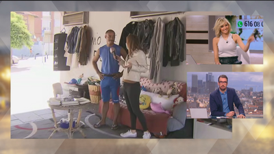 Un joven sin hogar monta un salón decorado bajo un puente en Entrevías