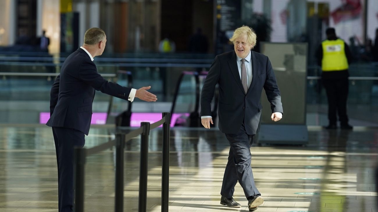 Reino Unido contabiliza otras 36 muertes por COVID-19, hasta 41.698