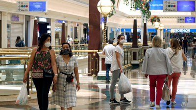 Víctor Jiménez, microbiólogo: "Es muy difícil demostrar cómo de lejos puede volar el virus por el aire"