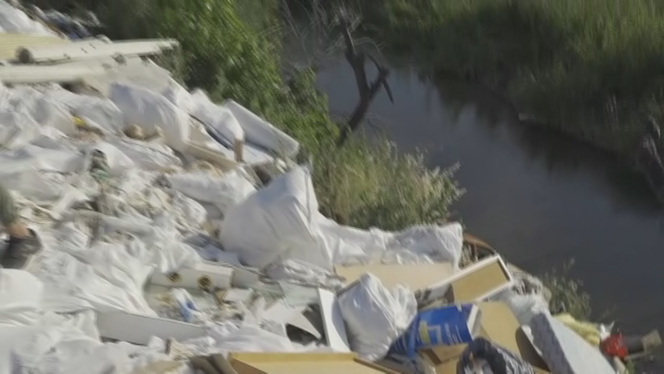 Los incívicos han seguido 'ensuciando' el Río Guadarrama durante el confinamiento