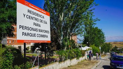 Móstoles denunciará al consejero de Sanidad por el protocolo de derivación en residencias