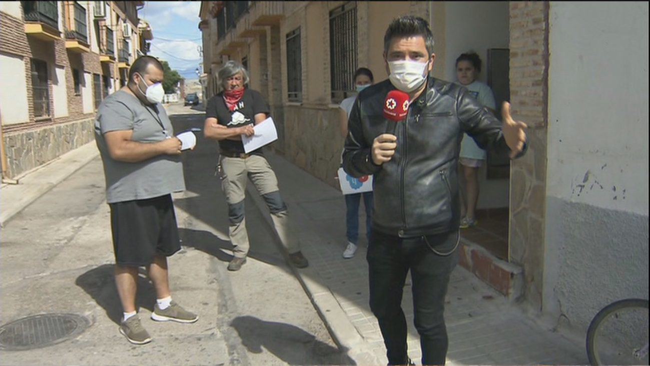 'Okupas' de Valdetorres del Jarama se quejan de que les cortarán la luz pese a pagar la acometida