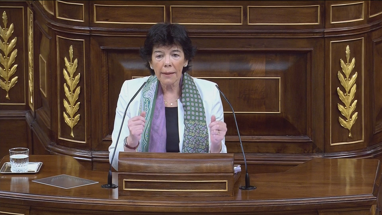 Celáa defiende en el Congreso la octava Ley de Educación con las críticas de PP, Ciudadanos y Vox