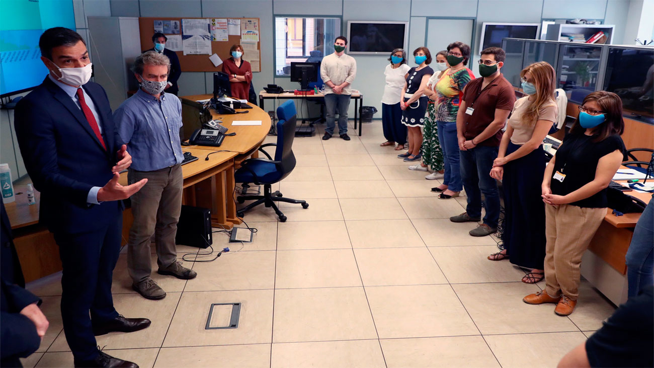 Sánchez visita el Centro de Alertas y Emergencias Sanitarias y agradece su "compromiso" durante la pandemia