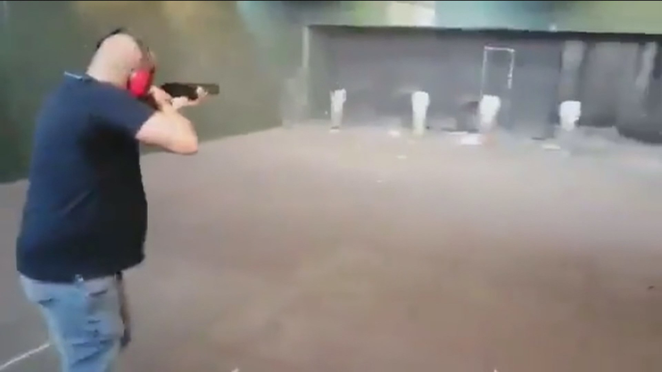 La Abogacía del Estado denunciará un vídeo con disparos a fotos de Sánchez e Iglesias