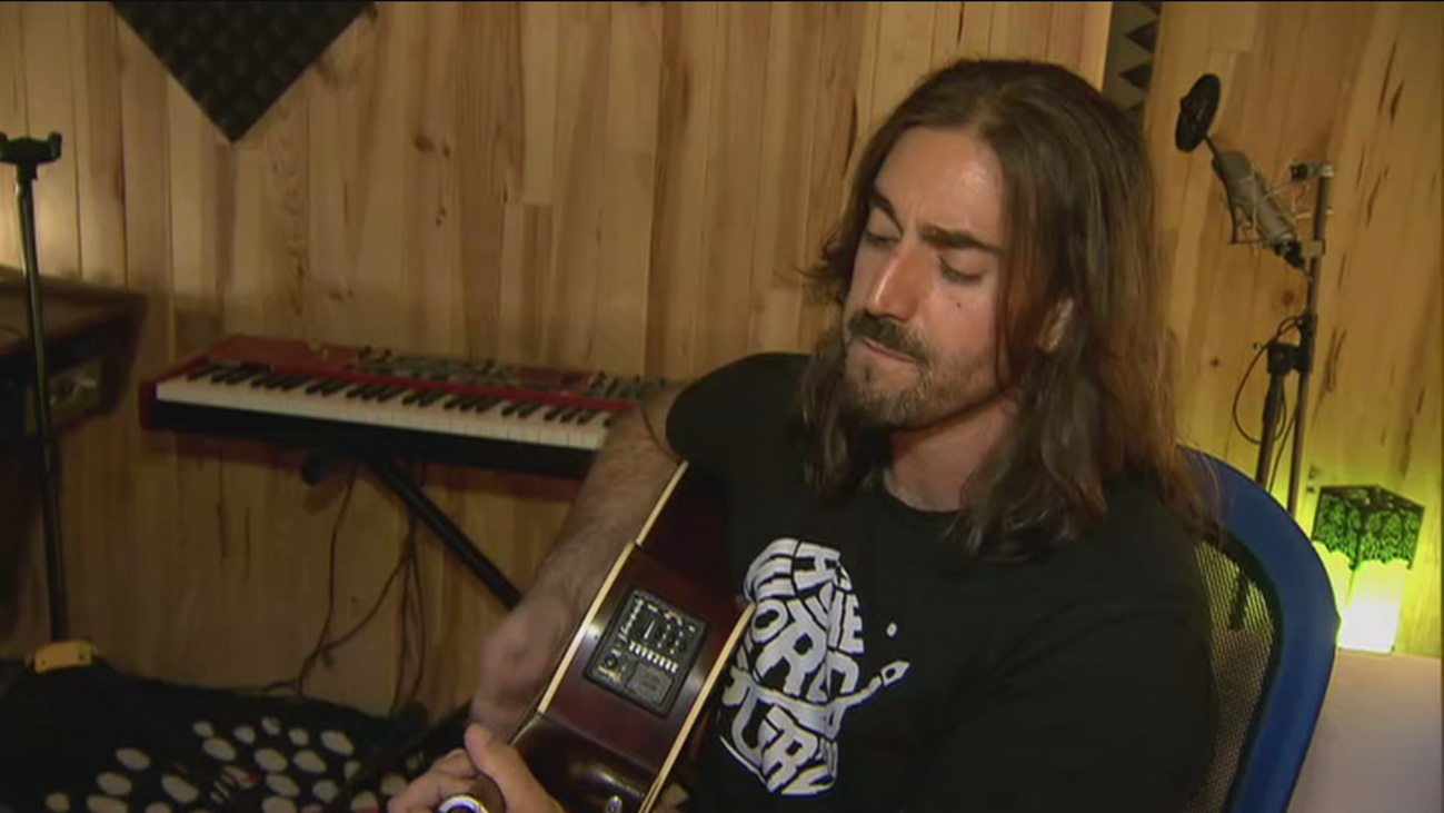 Andrés Suárez sale de la pesadilla con 'Despiértame'