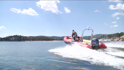 Los Bomberos de la Comunidad de Madrid estrenan embarcación