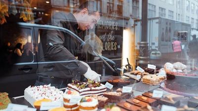 Formación para futuros pasteleros en la Agencia para el Empleo de Madrid