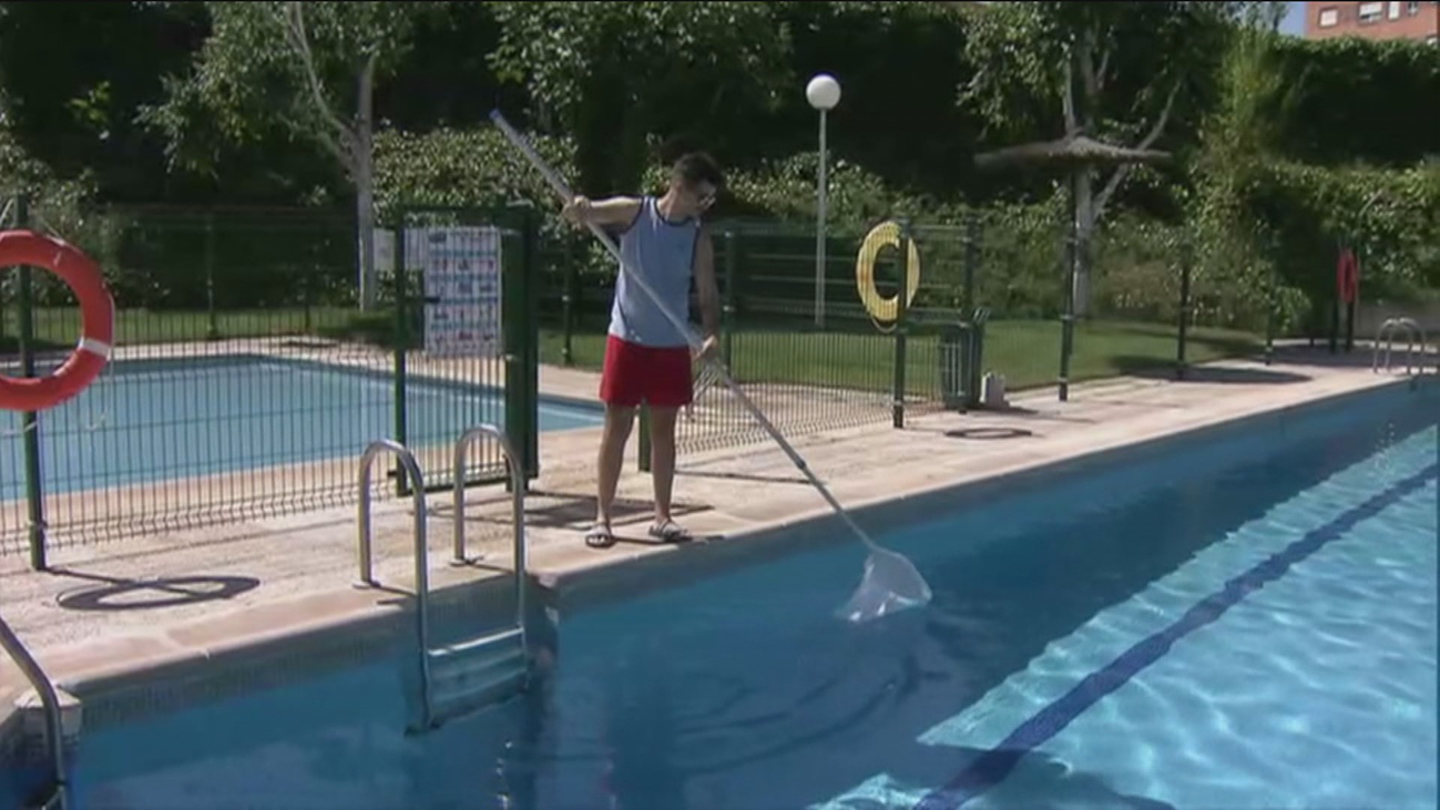 Abren las piscinas con retraso y sobrecostes por el coronavirus