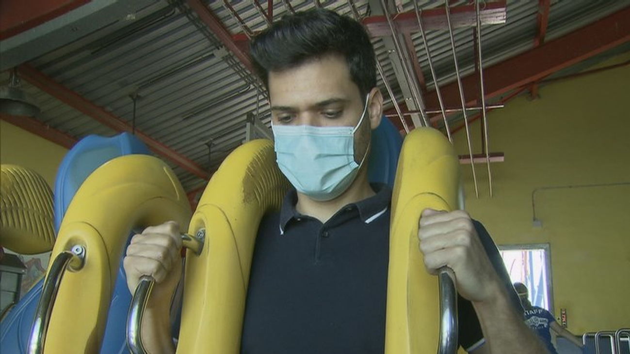 Reabre Parque Warner, ¿aguantará la mascarilla en la montaña rusa?