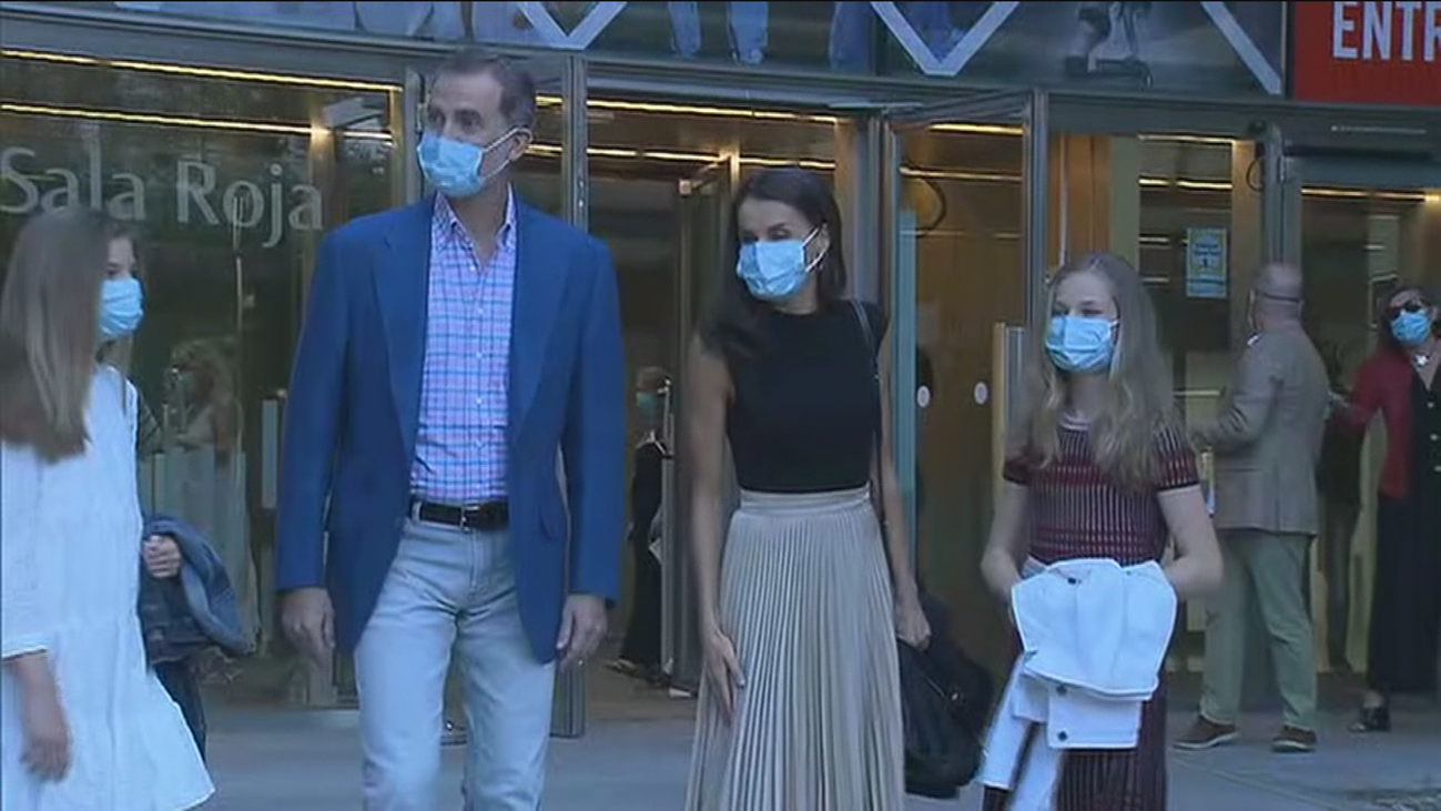 Los Reyes y sus hijas acuden al festival 'Madrid en Danza' en los Teatros del Canal