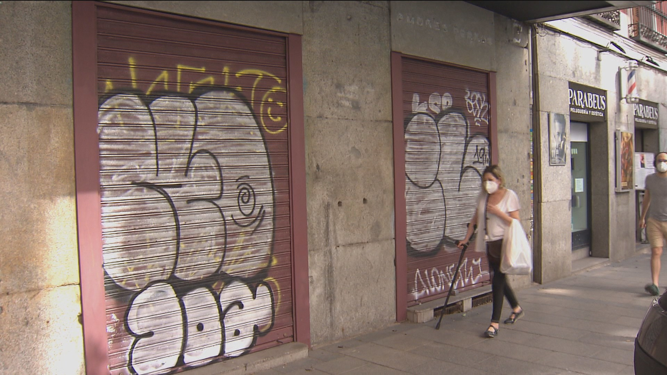 El panorama desolador del centro con decenas de locales cerrados en Triball