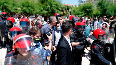 Incidentes al término de un mitin de precampaña de Vox en San Sebastián