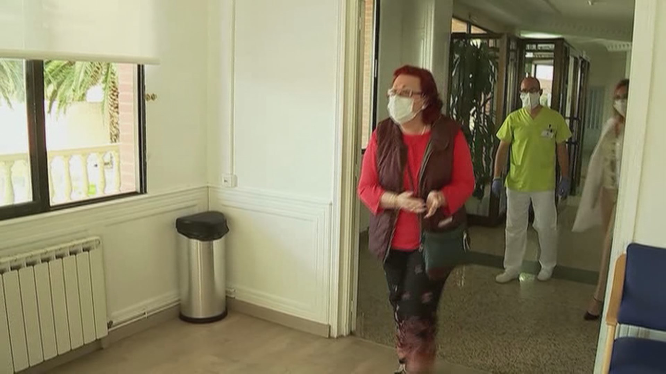 Las residencias amplían las visitas: hasta dos familiares, tres veces a la semana