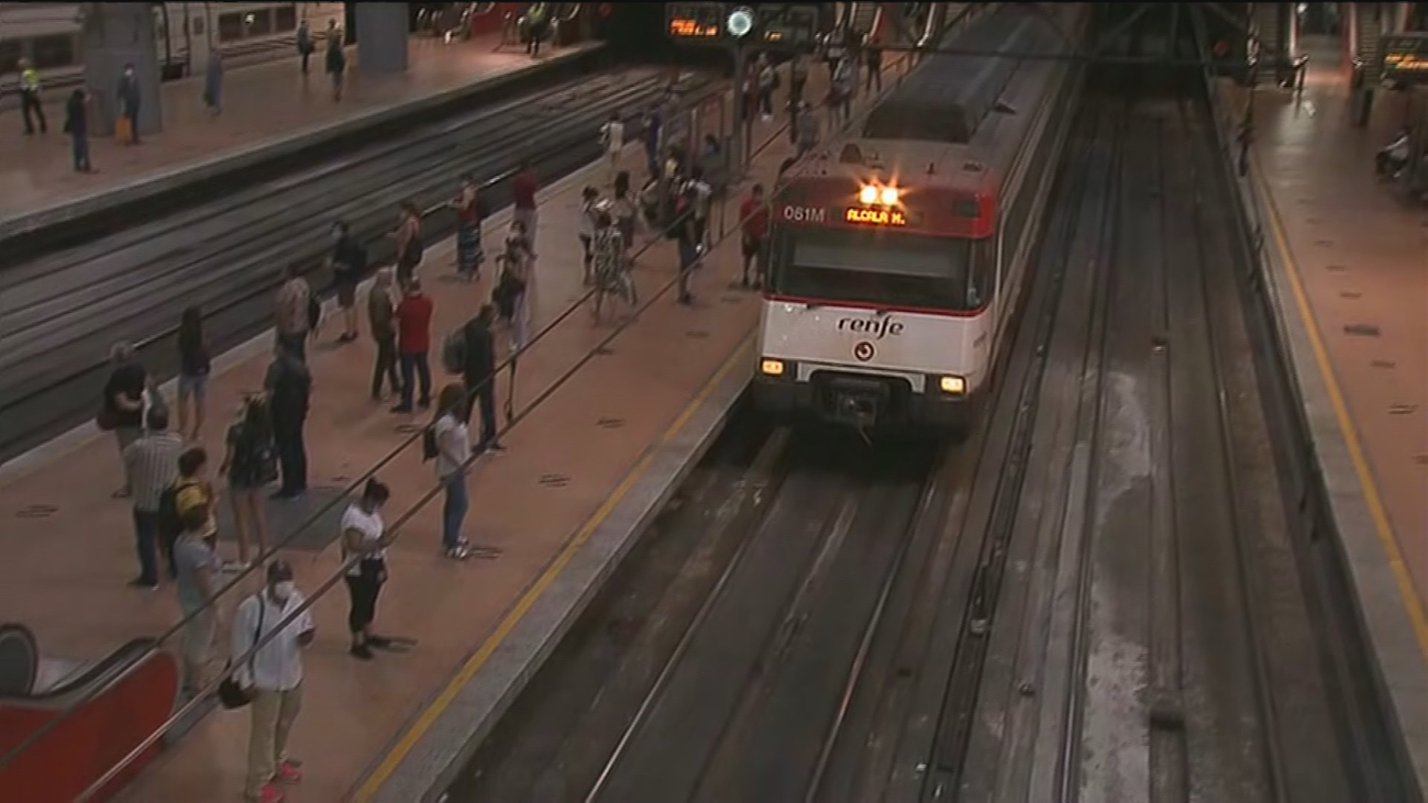 Primer día laborable sin estado de alarma con normalidad en la hora punta de Madrid