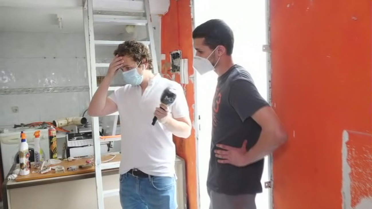 Consiguen echar a los okupas de su casa en Lavapiés y se la destrozan