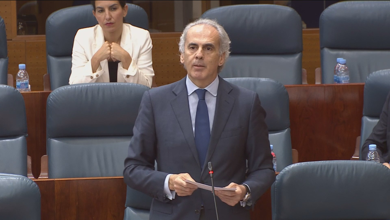 La gestión de las residencias y la petición de reprobación de Escudero  vuelve a enfrentar a los partidos madrileños