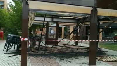 Incendian la pérgola de un restaurante de Alcorcón