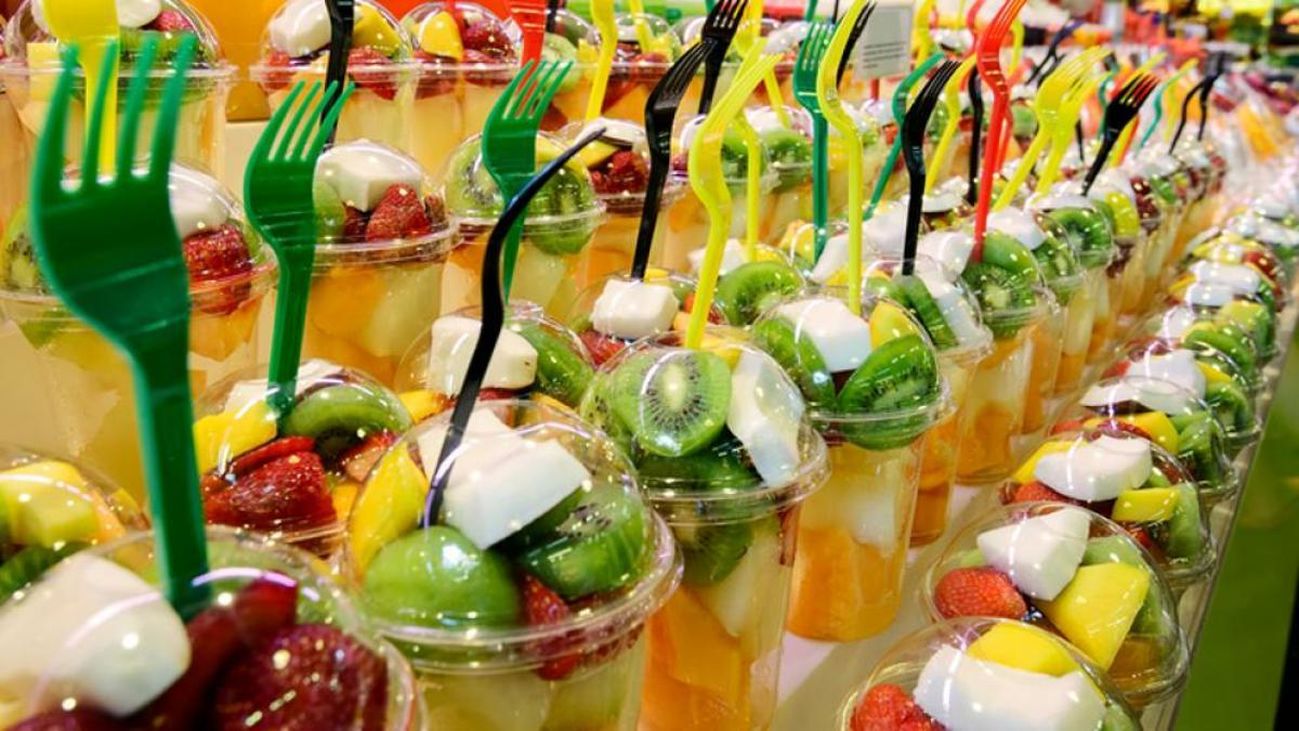 Los peligros de consumir fruta precortada