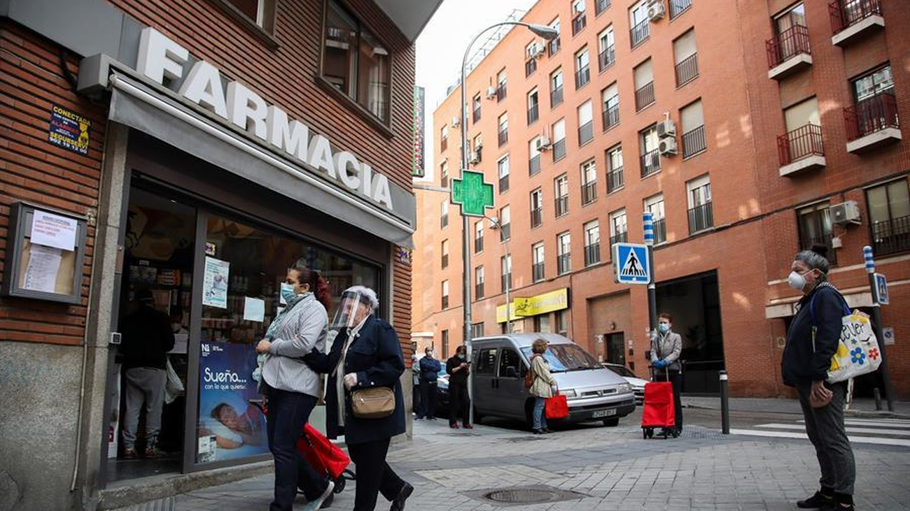 La Comunidad de Madrid comienza a hacer test serológicos a 12.500 farmaceúticos de la región