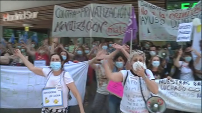 Trabajadoras de la limpieza del Gregorio Marañón paran contra "la intención de privatizar el servicio"