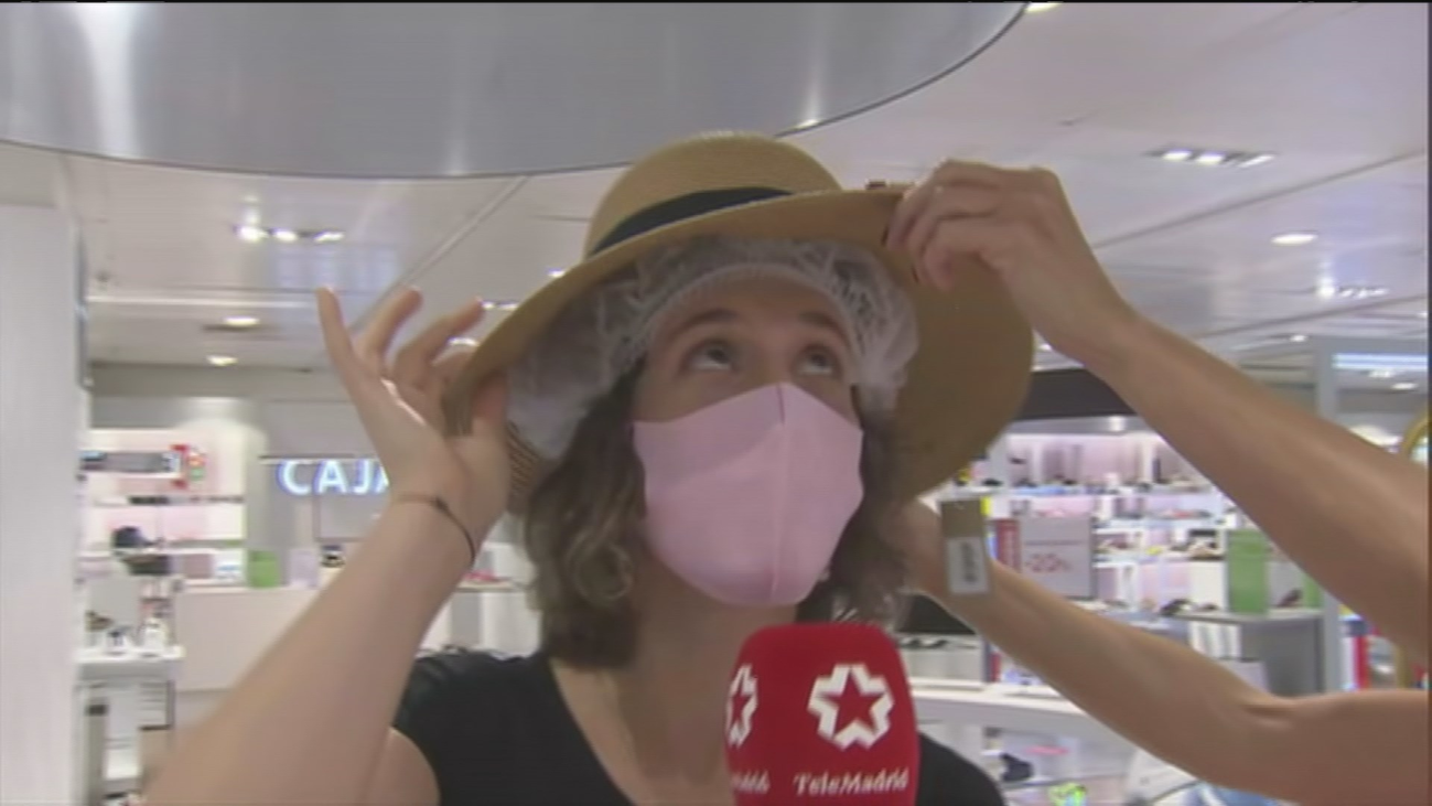 Las rebajas más atípicas del verano arrancan en las grandes tiendas con mucha prevención