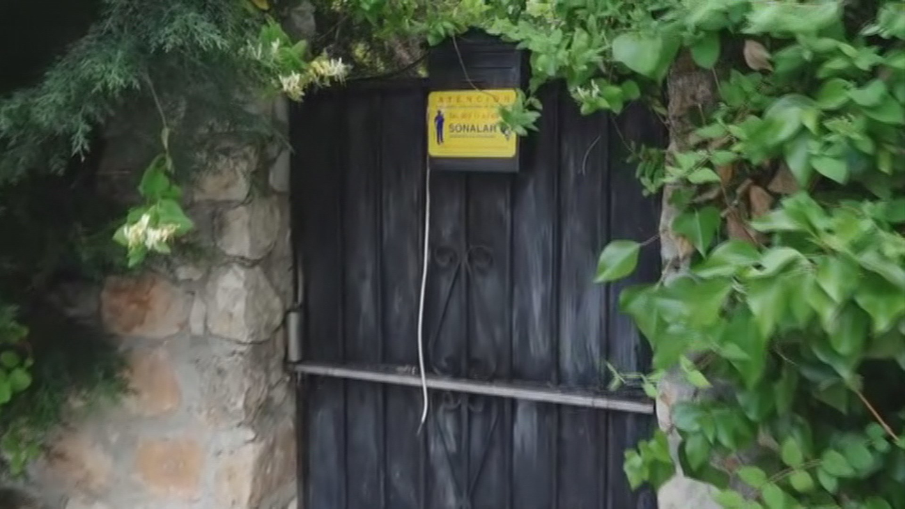 Así evitan la okupación de un chalet abandonado en Carabaña