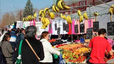 Los mercadillos de Leganés reabren con la mitad de los puestos y aforo controlado