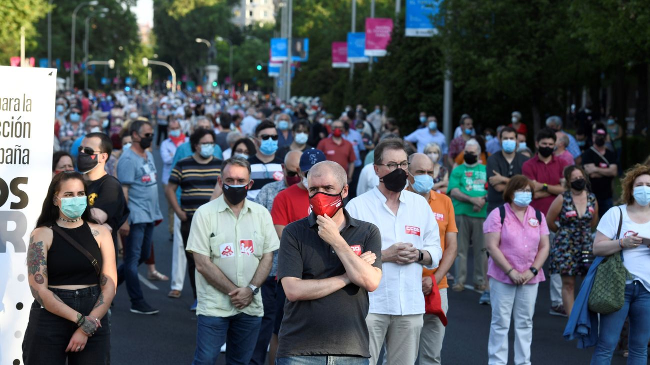 Miles de personas se concentran en Madrid por la reconstrucción social