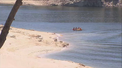 Los controles evitan que el pantano de San Juan se llene de bañistas