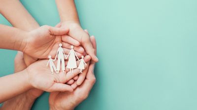 Moralzarzal ofrece ayudas de hasta 250 euros para contratación de persona para atender a menores menores