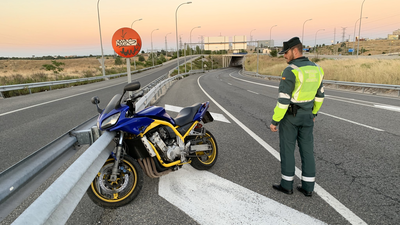 Herido grave un motorista de  46 años en un accidente en la M-40 en Fuencarral