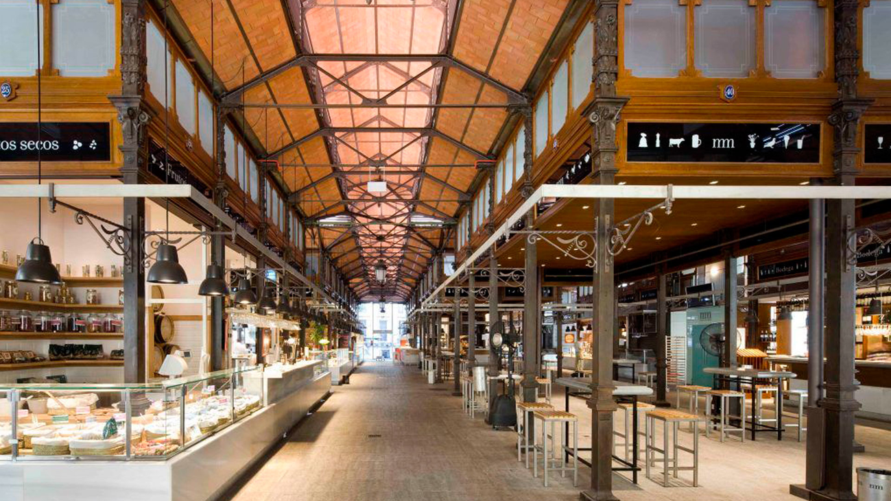 El Mercado de San Miguel reabre con su oferta gastronómica y aforo limitado