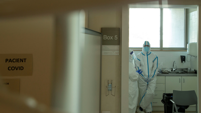 Los profesionales de enfermería alertan de que están  agotados y "tocados" psicológicamente