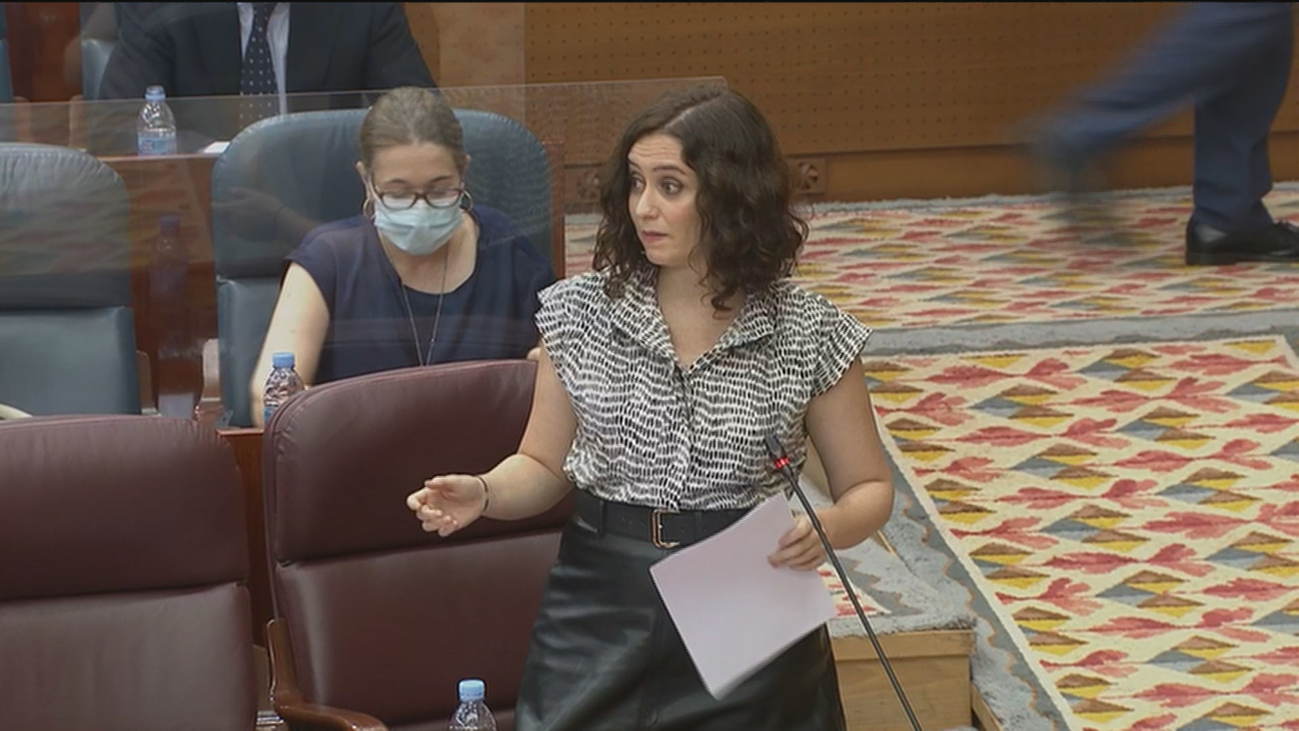 Ayuso pide que “nos centremos en crear más empleo” y no en debates “baratos y estúpidos”