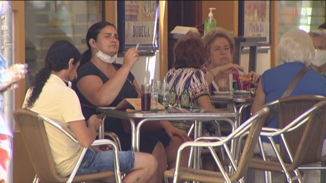 Sanidad alerta del riesgo de fumar asociado a la transmisión de la Covid