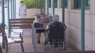 La Asamblea de Madrid pide por unanimidad medicalizar las residencias