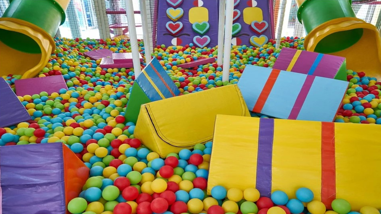 Reabren los parques de bolas en Madrid