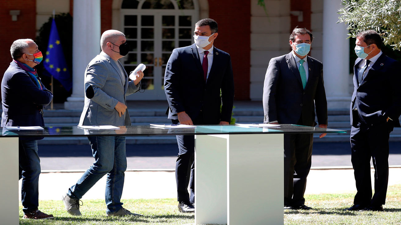 Sánchez y los agentes sociales firman el 'Pacto por la reactivación económica y el empleo'