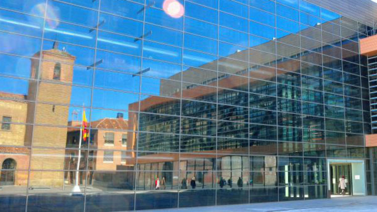 Alcorcón homenajea a héroes y afectados por la pandemia con una muestra ciudadana