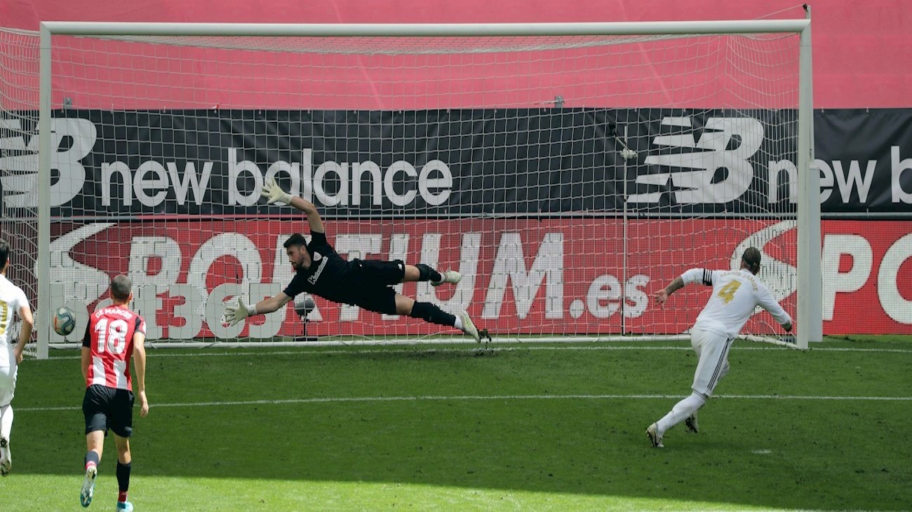 Sergio Ramos marca de penalti al Athletic