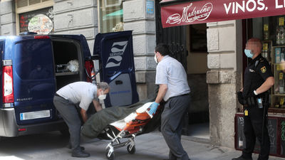 Una mujer mata a su hijo en un hostal de Madrid y luego se suicida