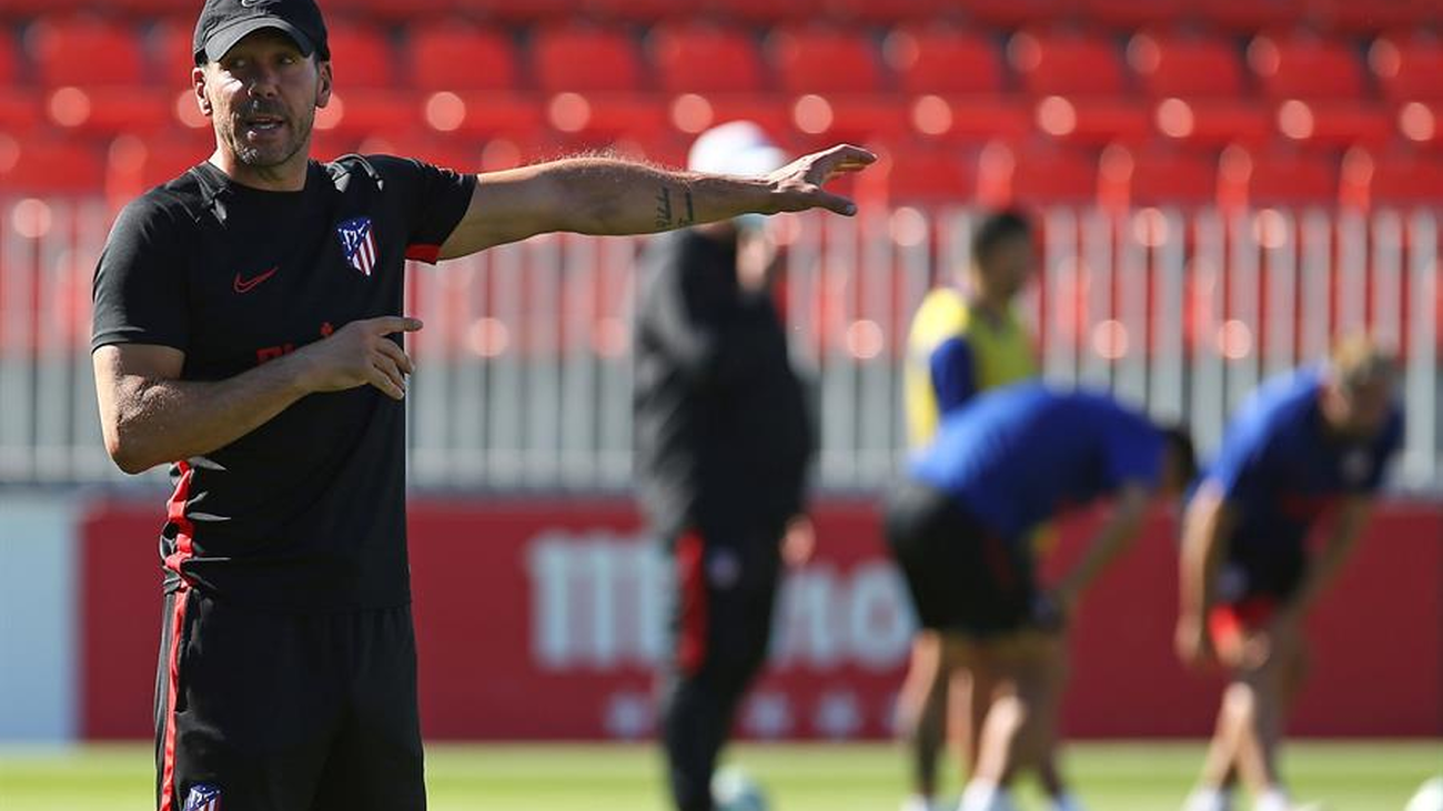 Simeone pide "tranquilidad" con Joao Félix, que será baja ante el Celta