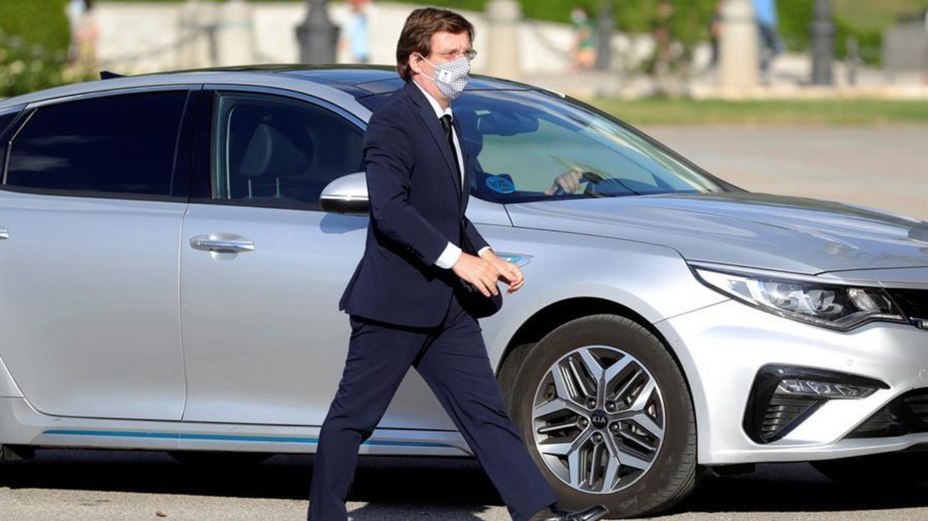 Almeida reprocha a Sánchez "no haber tenido empatía y cercanía con los que han sufrido" al no ir al funeral