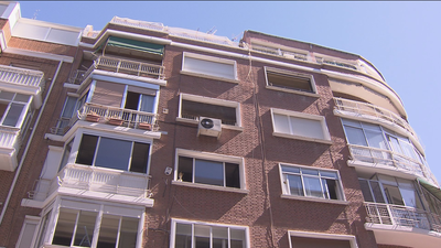 Continúan hospitalizadas dos mujeres  heridas en el incendio de un edificio en Chamartín