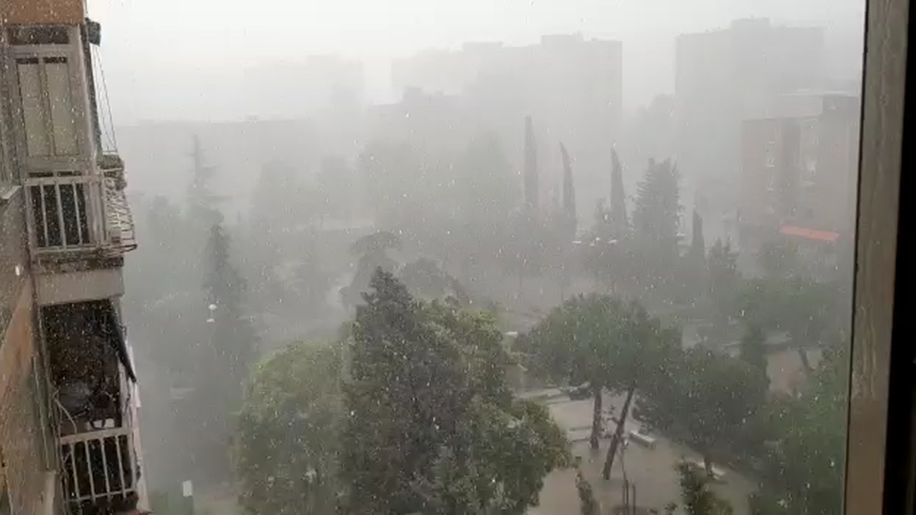 Diluvio, casi sin avisar, en Fuenlabrada
