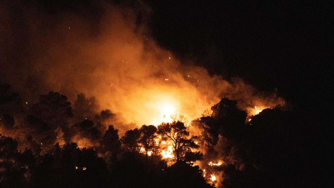 Continúa sin control el incendio en el Parque Natural de Cazorla
