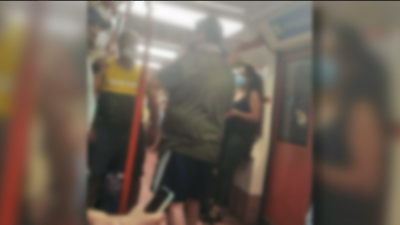 Bronca en un vagón del metro, de nuevo por cómo usar las mascarillas